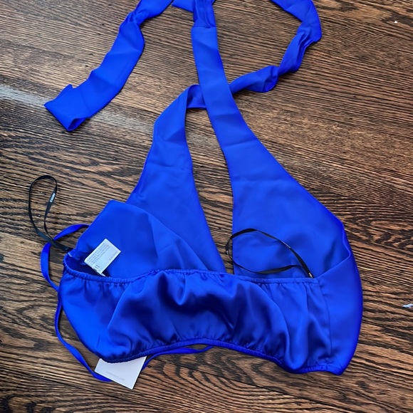 NWT Forever21 Satin Plunging Halter Blue Crop Top - Picture 5 of 6